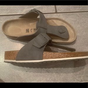 Birkenstock size 42 medina soft footbed